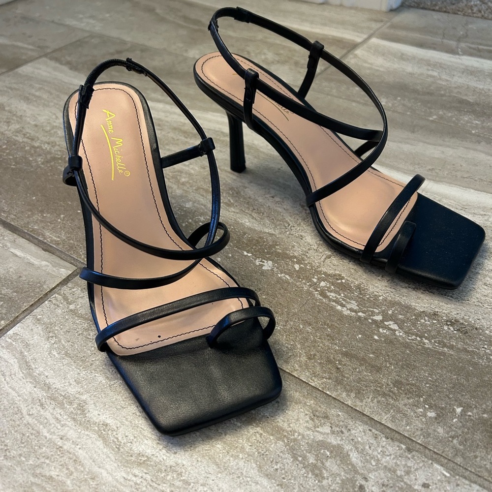 Women’s Boutique Black Strappy Heels 6.5